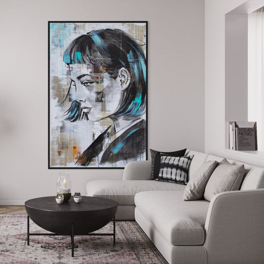 שיערה הכחול