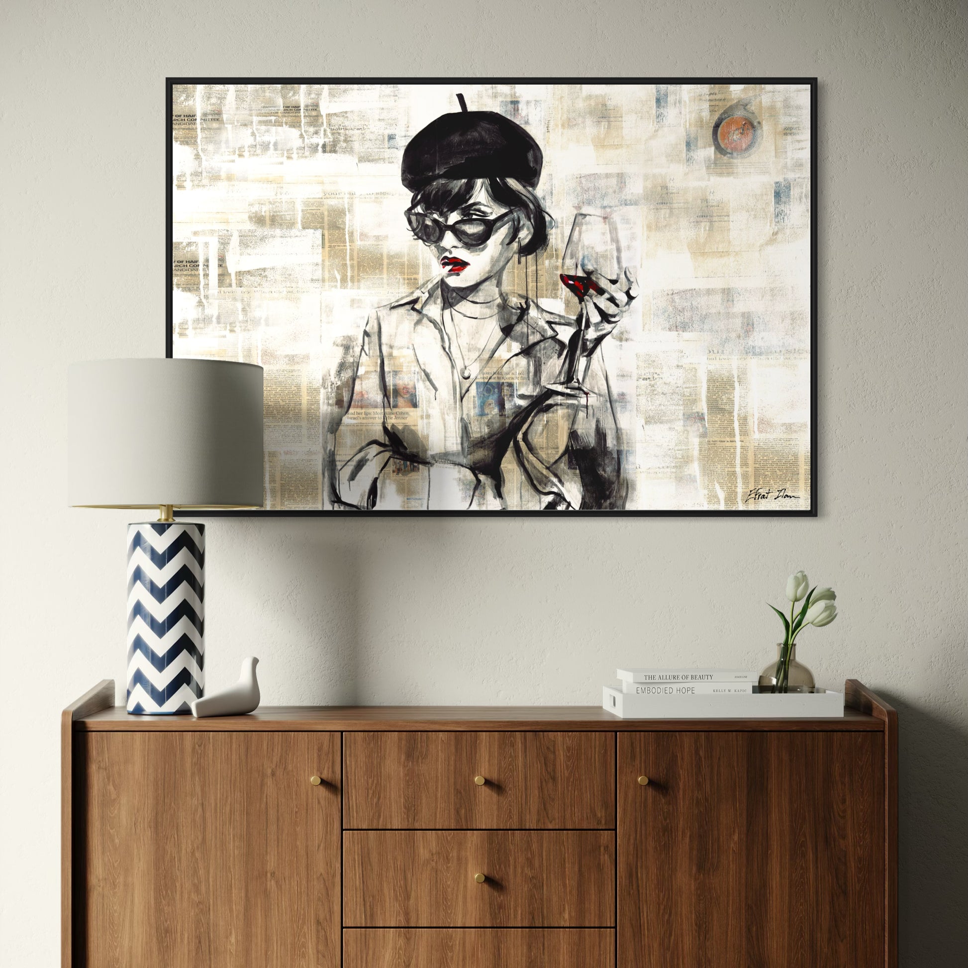 אישה עם כוס יין - לרוחב